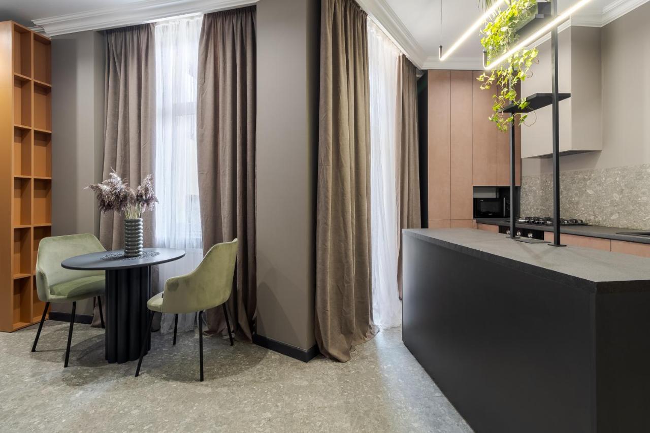 Modern Apartment 利沃夫 外观 照片